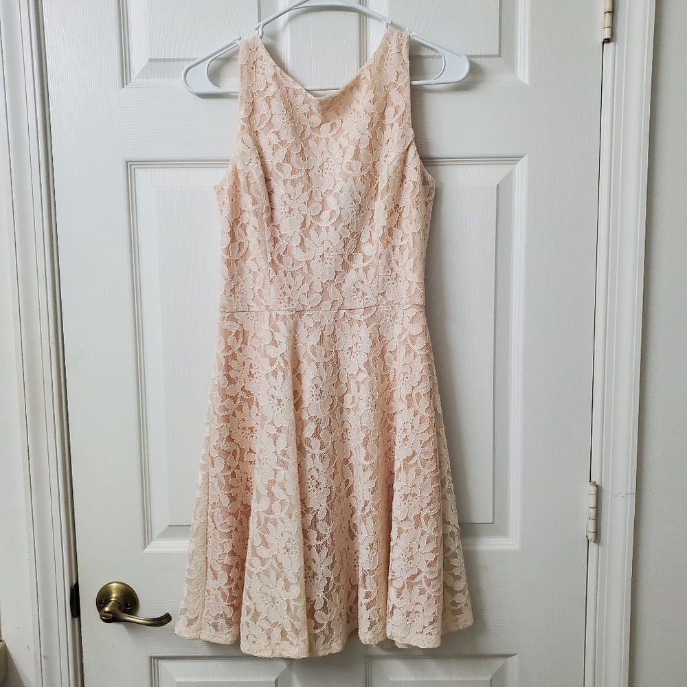 Speechless Women's Junior Cream Lace With Nude Undertone Midi Dress Size M